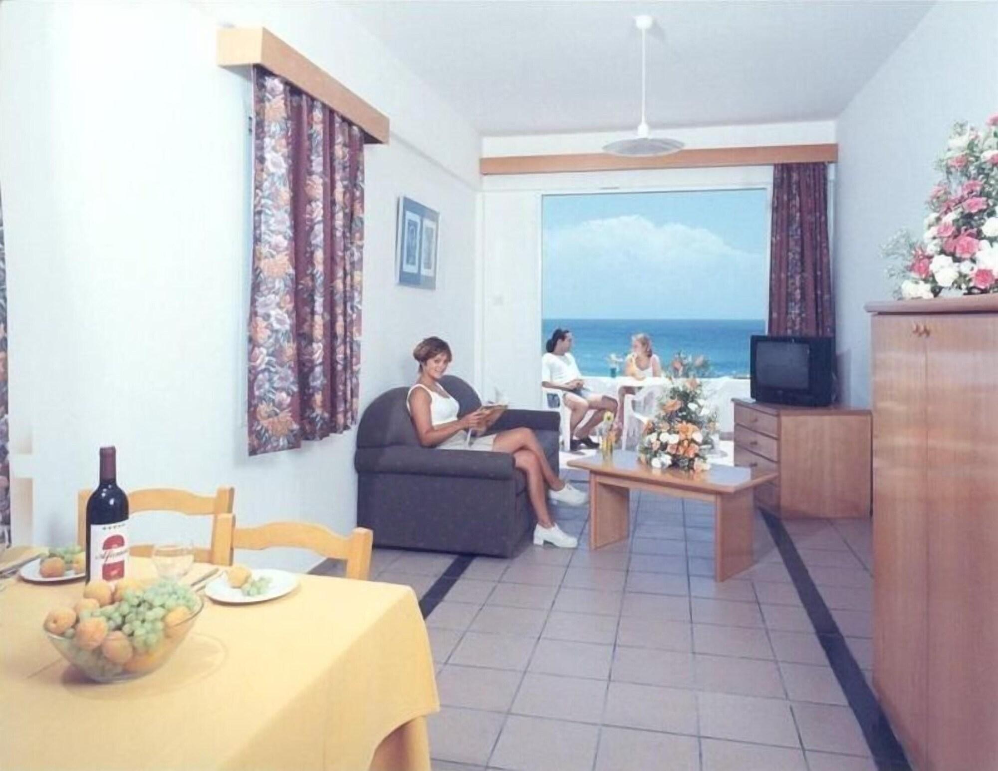 Corallia Beach Hotel Apartments Coral Bay Pokoj fotografie